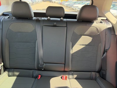 2026 Volkswagen Taos 1.5T SE Black