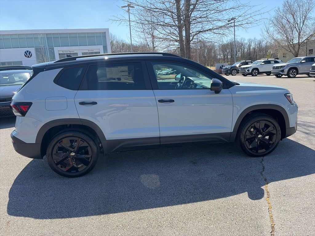 2026 Volkswagen Taos 1.5T SE Black