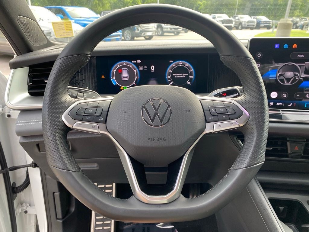 2025 Volkswagen Tiguan 2.0T SE R-Line Black