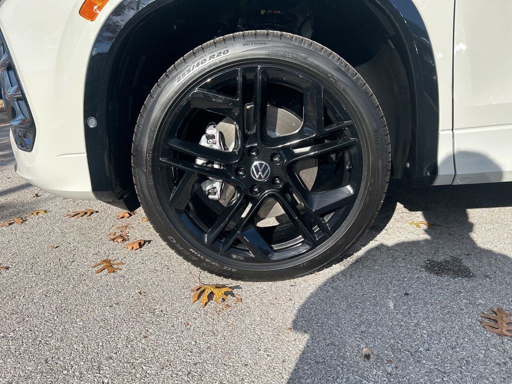 2026 Volkswagen Tiguan 2.0T SE R-Line Black