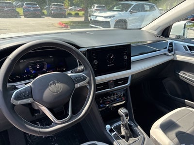 2025 Volkswagen Taos 1.5T SE