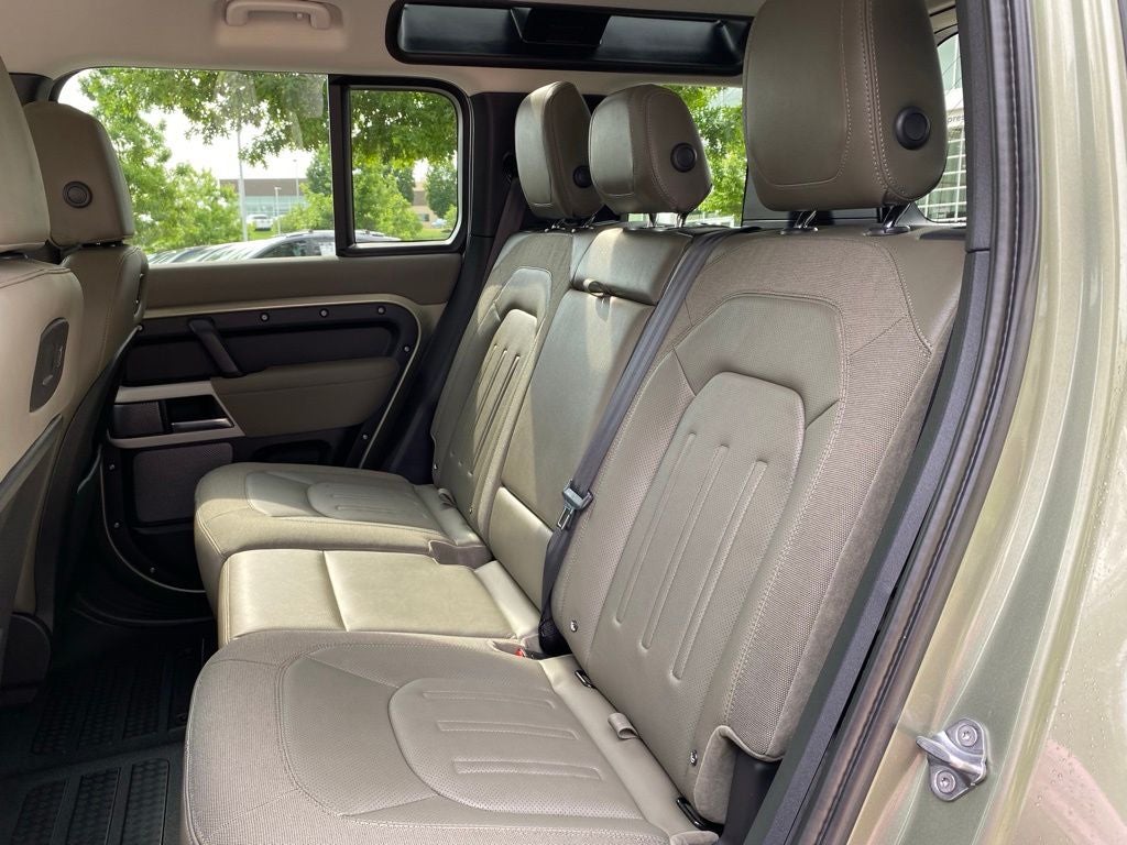 2021 Land Rover Defender 110 SE