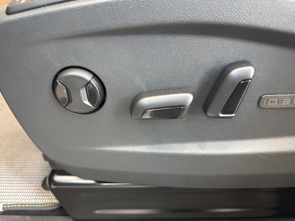 2025 Volkswagen ID. Buzz Pro S Plus