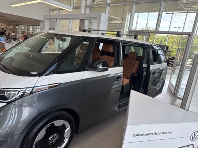 2025 Volkswagen ID. Buzz Pro S Plus