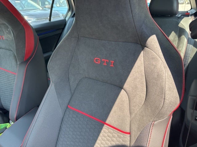 2025 Volkswagen Golf GTI 2.0T SE