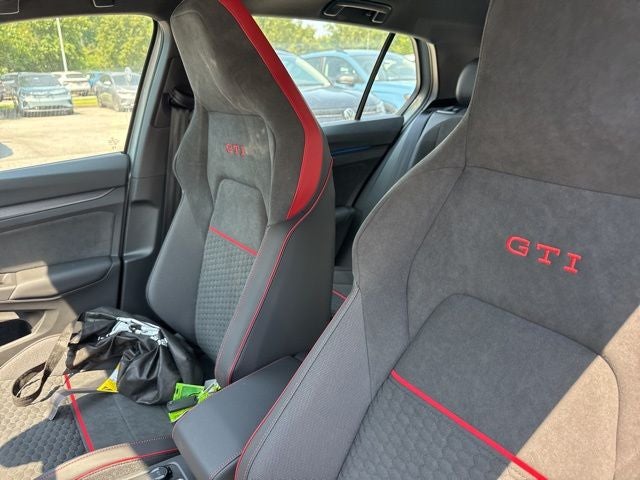 2025 Volkswagen Golf GTI 2.0T SE