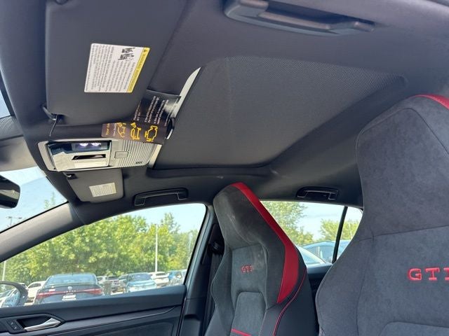 2025 Volkswagen Golf GTI 2.0T SE