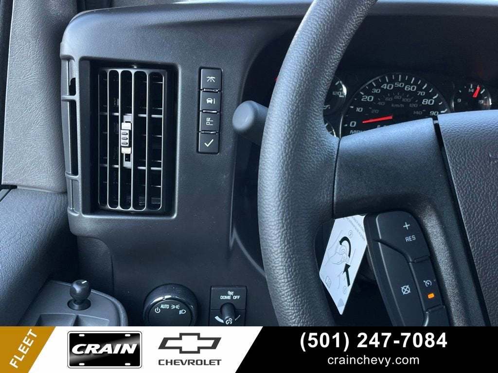 2025 Chevrolet Express Cargo WT