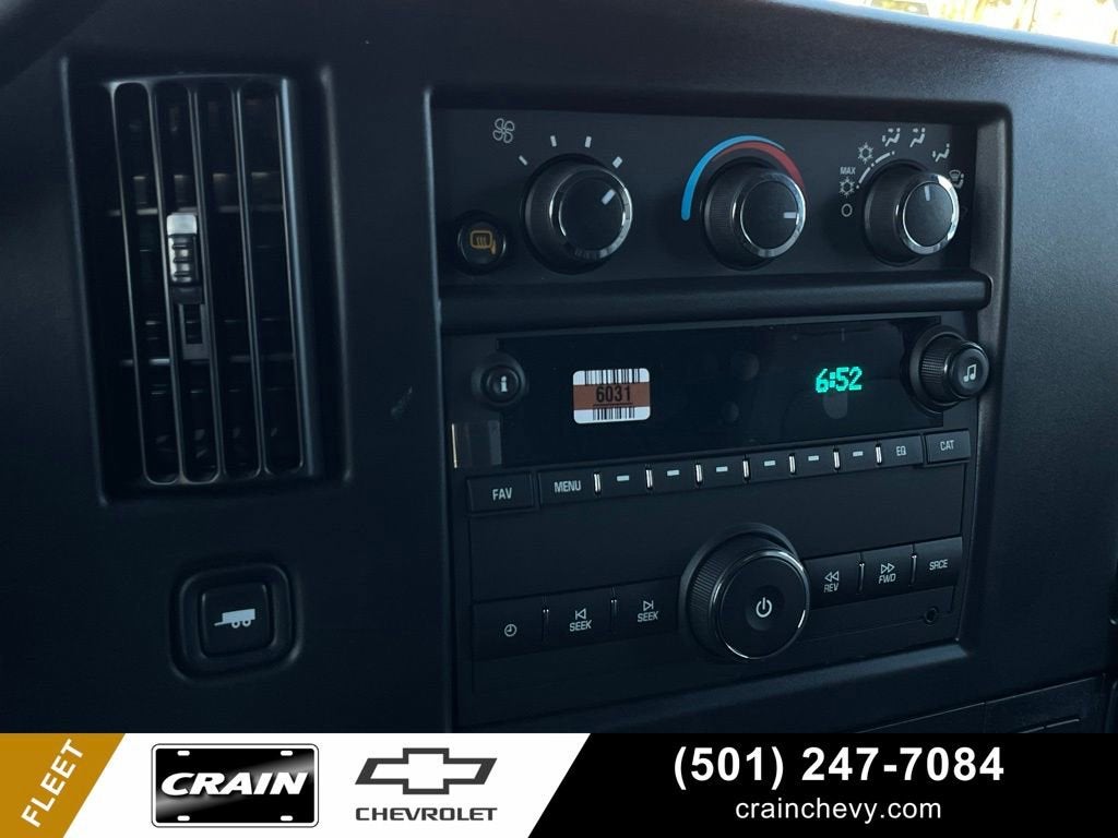 2025 Chevrolet Express Cargo WT