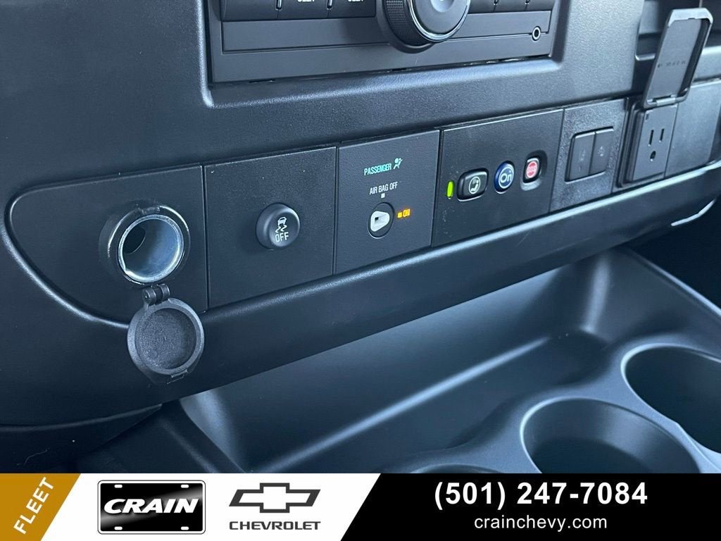 2025 Chevrolet Express Cargo WT