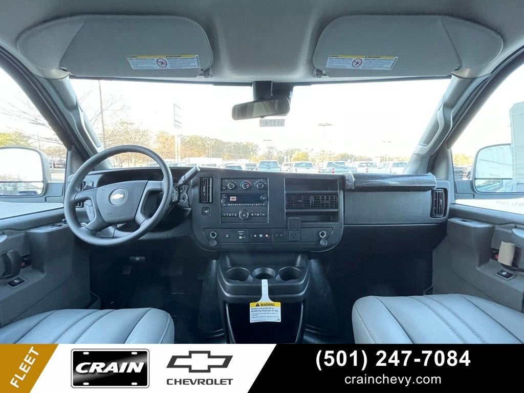 2025 Chevrolet Express Cargo WT