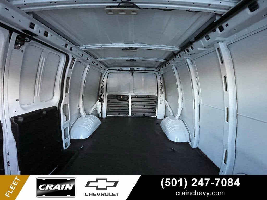 2025 Chevrolet Express Cargo WT