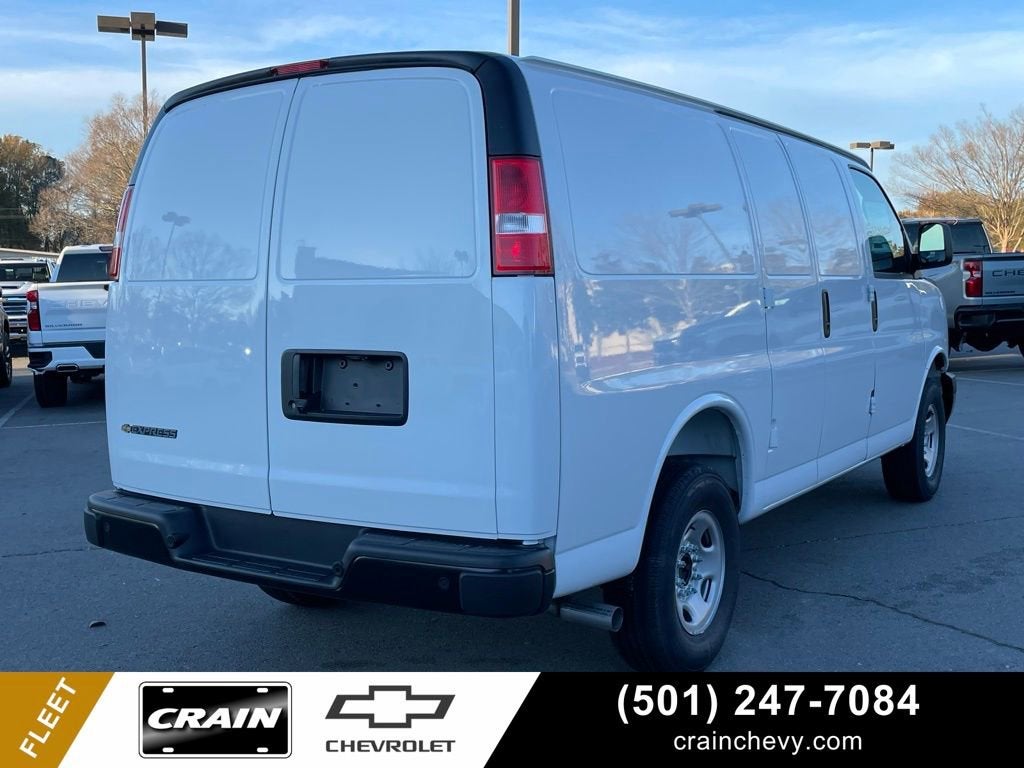 2025 Chevrolet Express Cargo WT