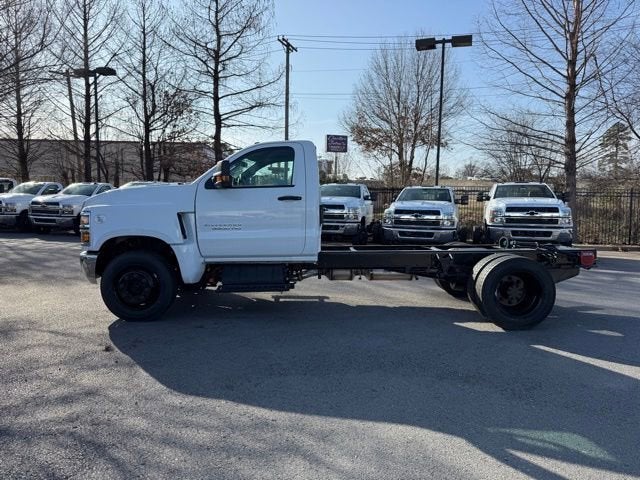 2024 Chevrolet Silverado 5500 HD Work Truck