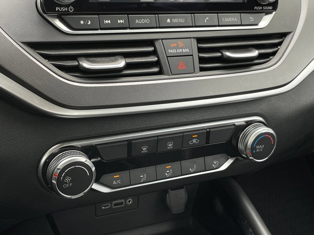 2025 Nissan Altima SR