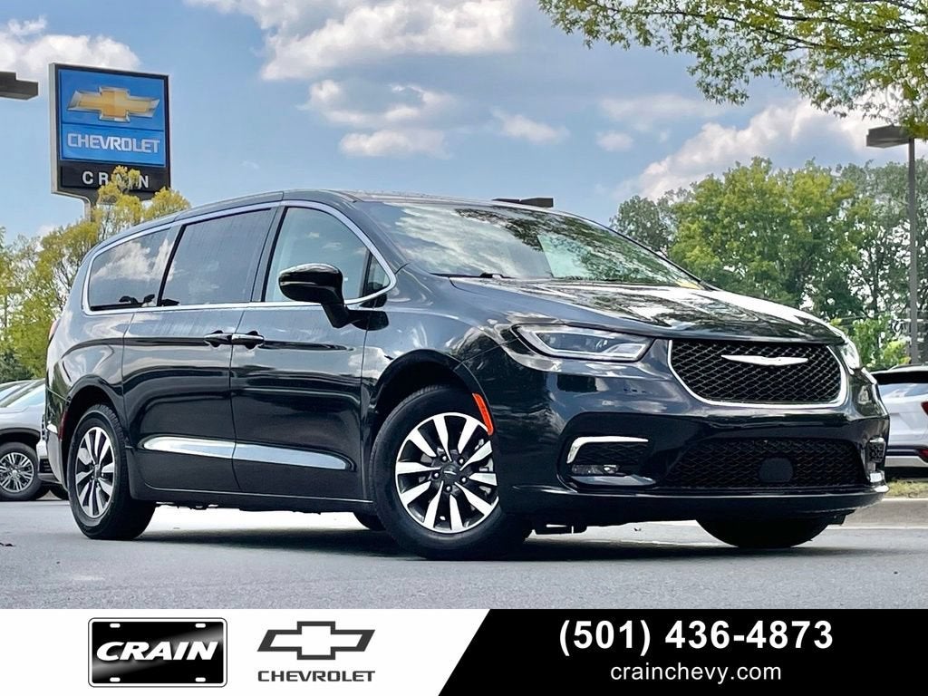 2023 Chrysler Pacifica Hybrid Touring L