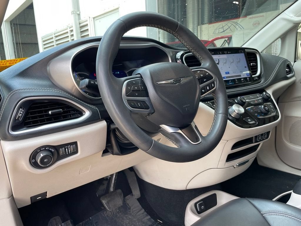2023 Chrysler Pacifica Hybrid Touring L