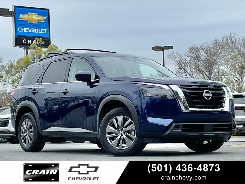 2024 Nissan Pathfinder SV
