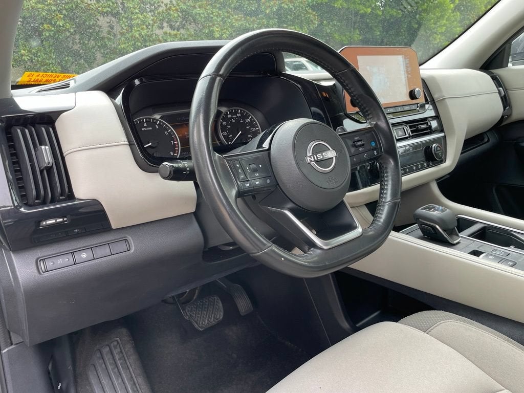 2022 Nissan Pathfinder SV