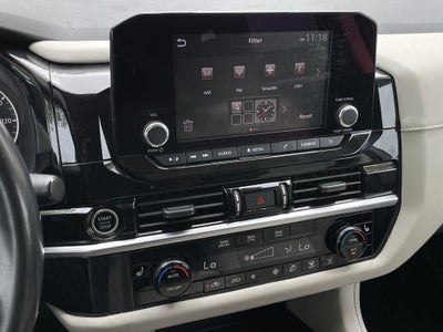 2022 Nissan Pathfinder SV