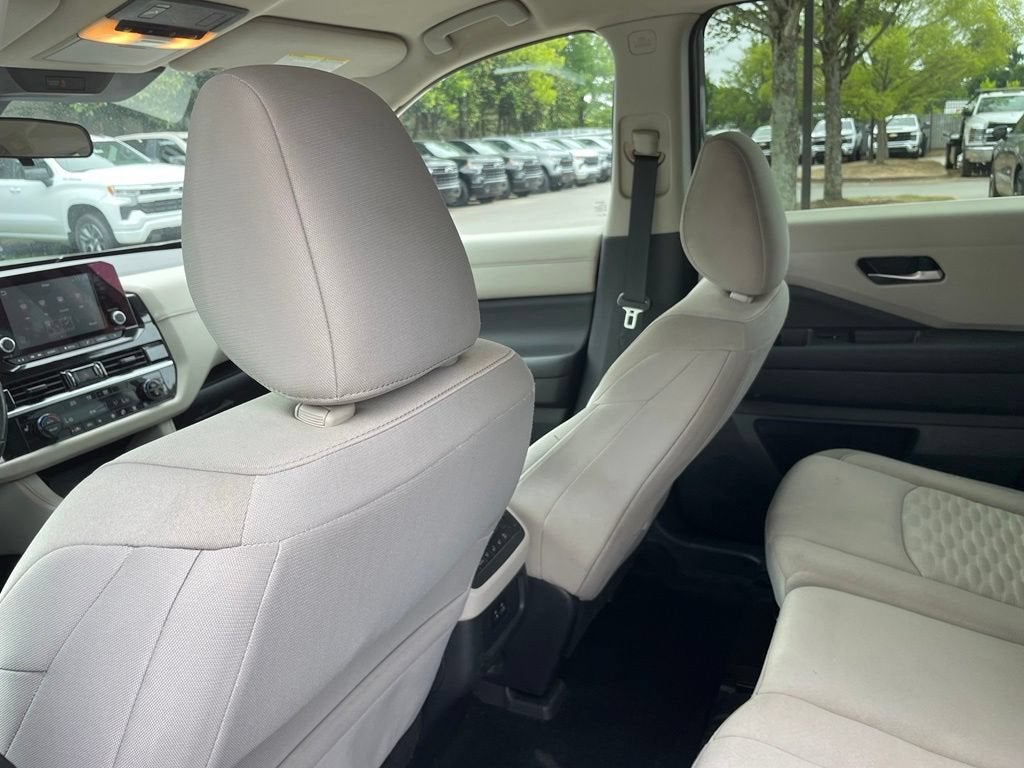 2022 Nissan Pathfinder SV