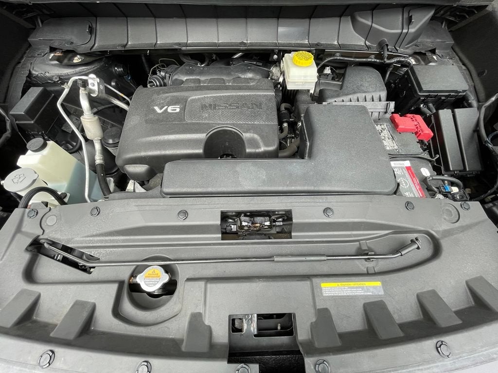 2022 Nissan Pathfinder SV