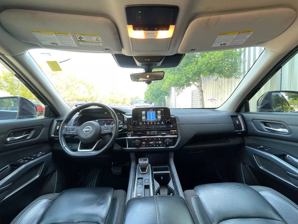 2023 Nissan Pathfinder SL