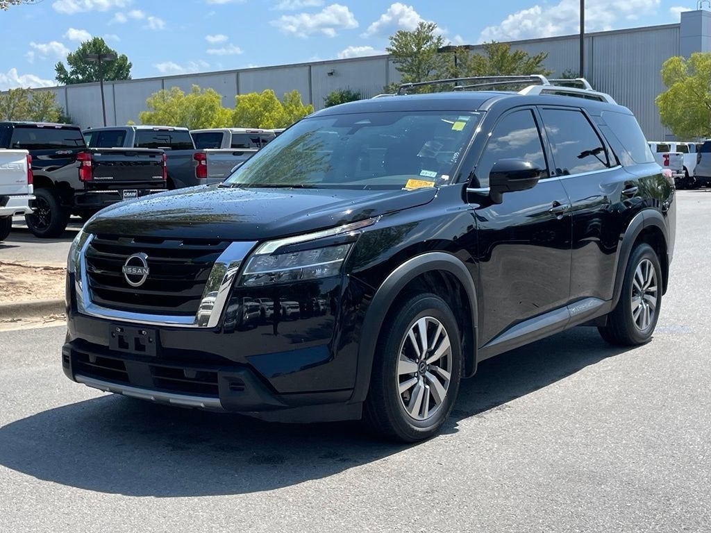 2023 Nissan Pathfinder SL