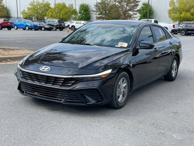 2025 Hyundai Elantra SE