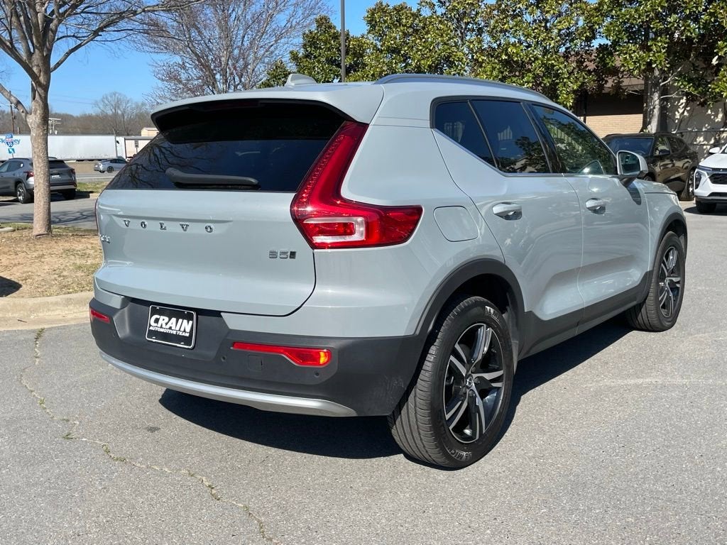 2025 Volvo XC40 Core Bright Theme