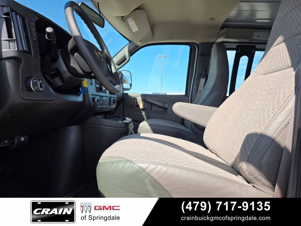 2024 Chevrolet Express Cargo 3500 WT