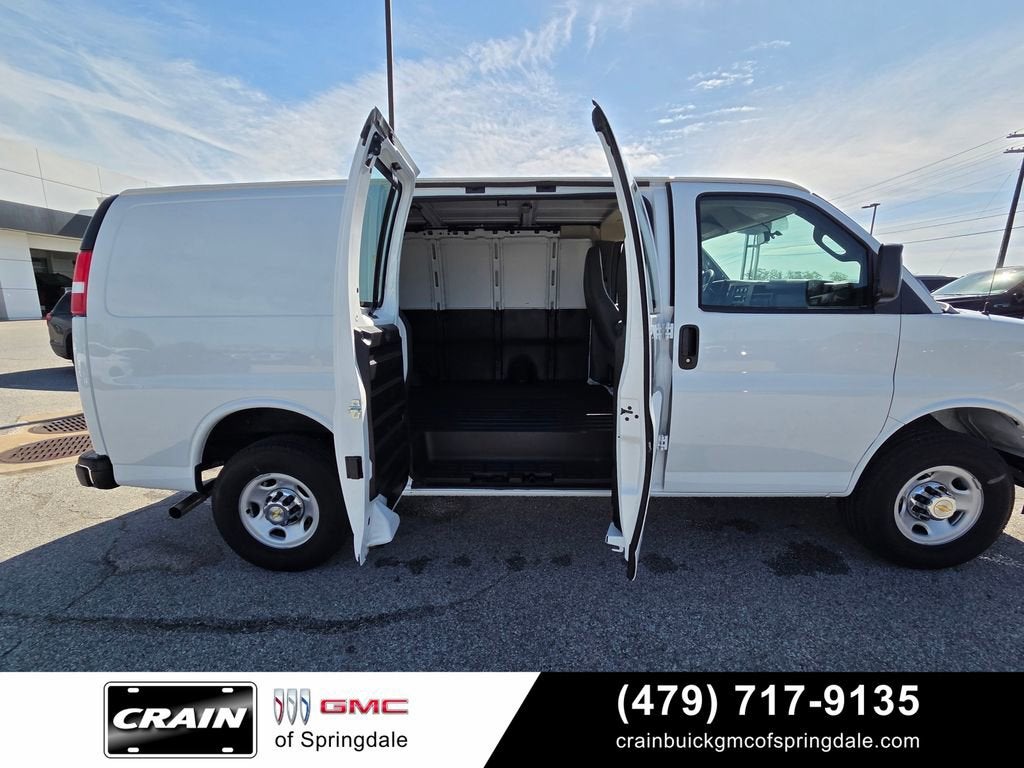 2024 Chevrolet Express Cargo 3500 WT