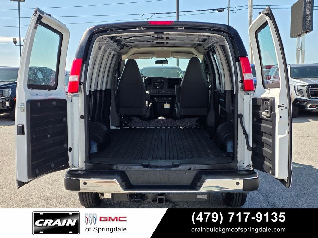 2024 Chevrolet Express Cargo 3500 WT