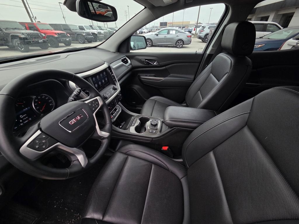 2023 GMC Acadia SLT