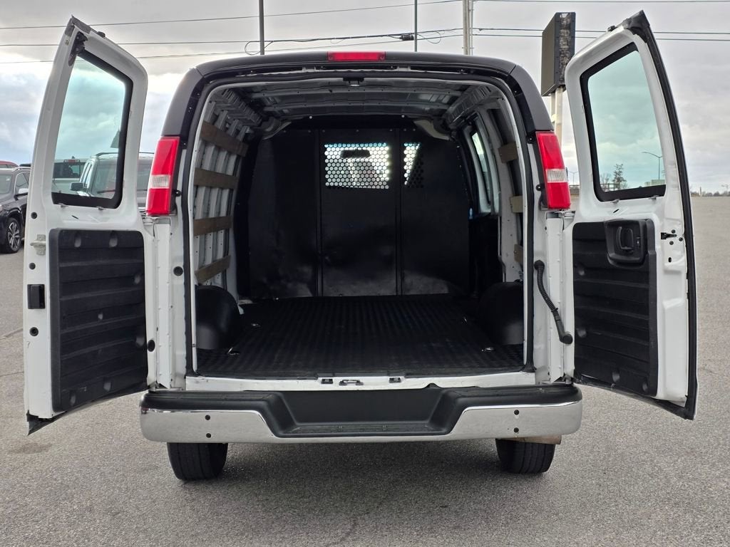 2023 GMC Savana Cargo 2500 Work Van