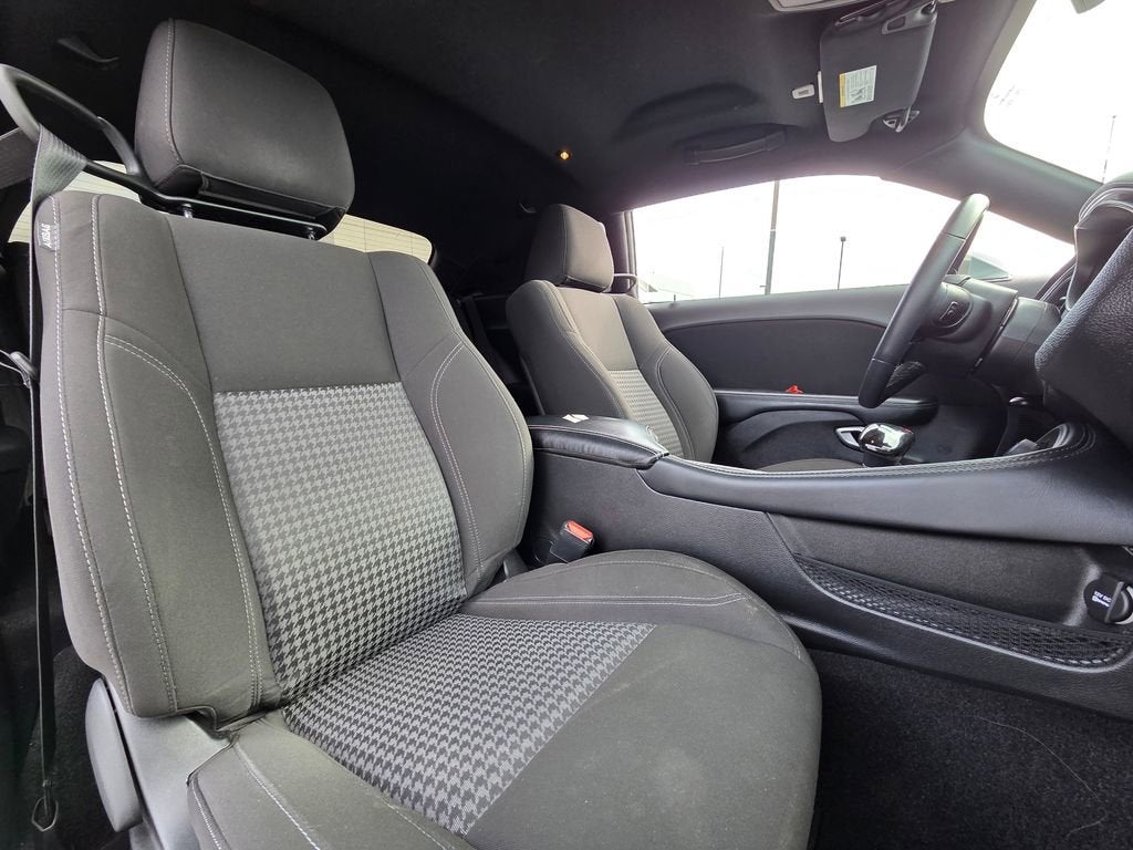 2022 Dodge Challenger SXT