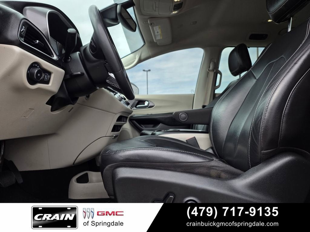 2022 Chrysler Pacifica Touring L