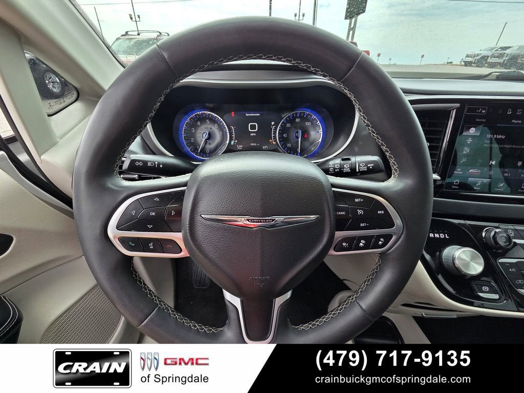 2022 Chrysler Pacifica Touring L