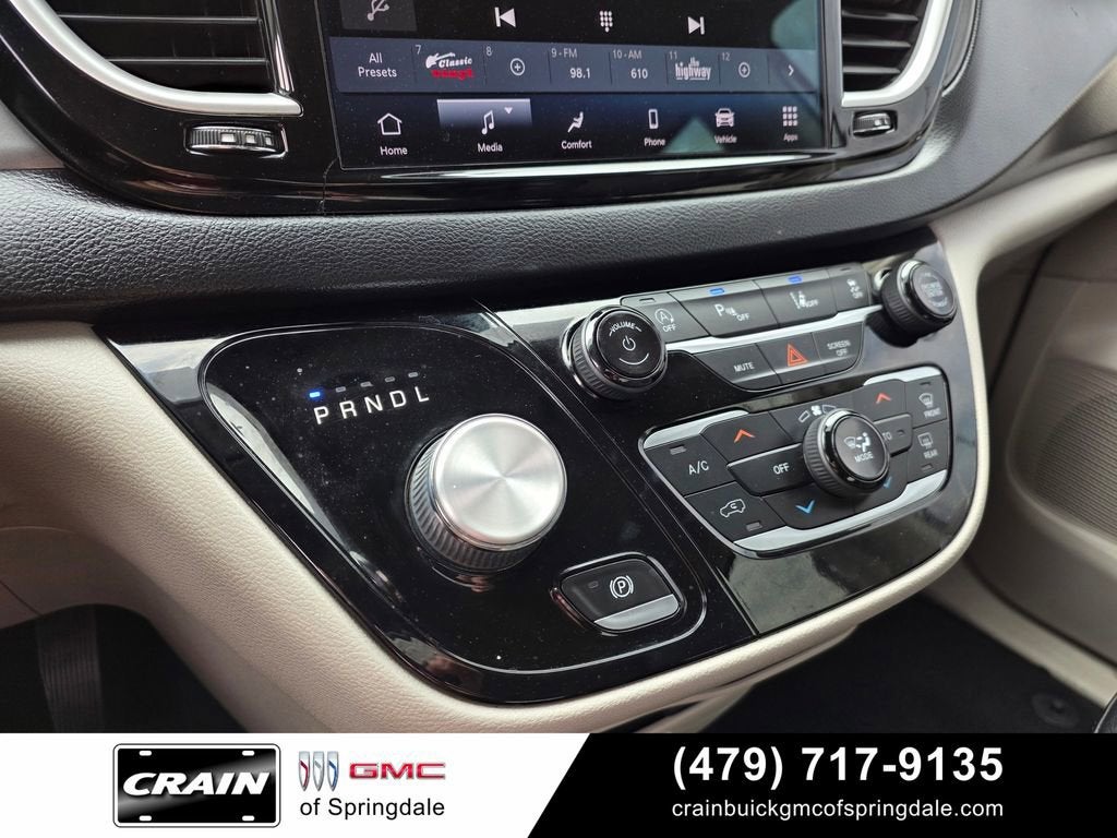 2022 Chrysler Pacifica Touring L