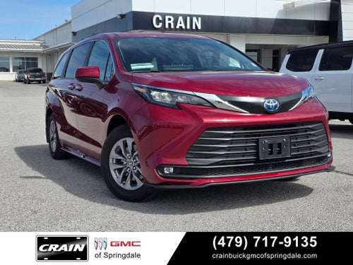 2025 Toyota Sienna XLE