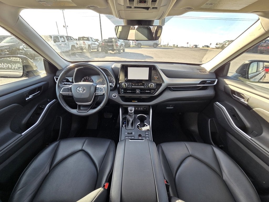 2024 Toyota Highlander LE