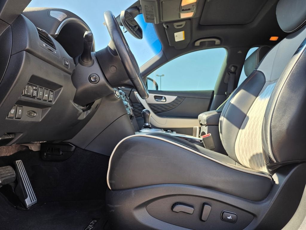 2017 INFINITI QX70 4DR RWD