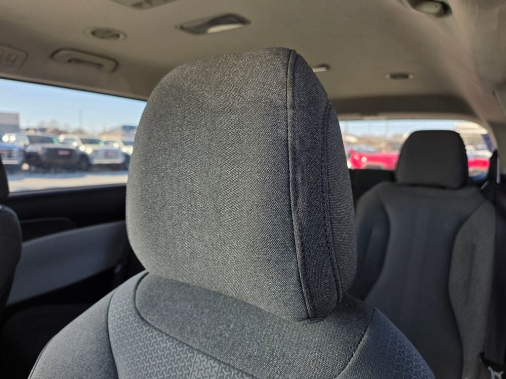 2022 Kia Carnival LX