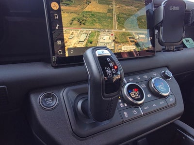 2024 Land Rover Defender X-Dynamic SE