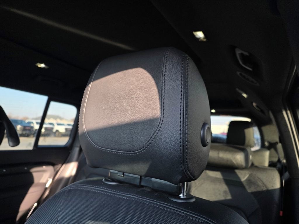 2024 Land Rover Defender X-Dynamic SE