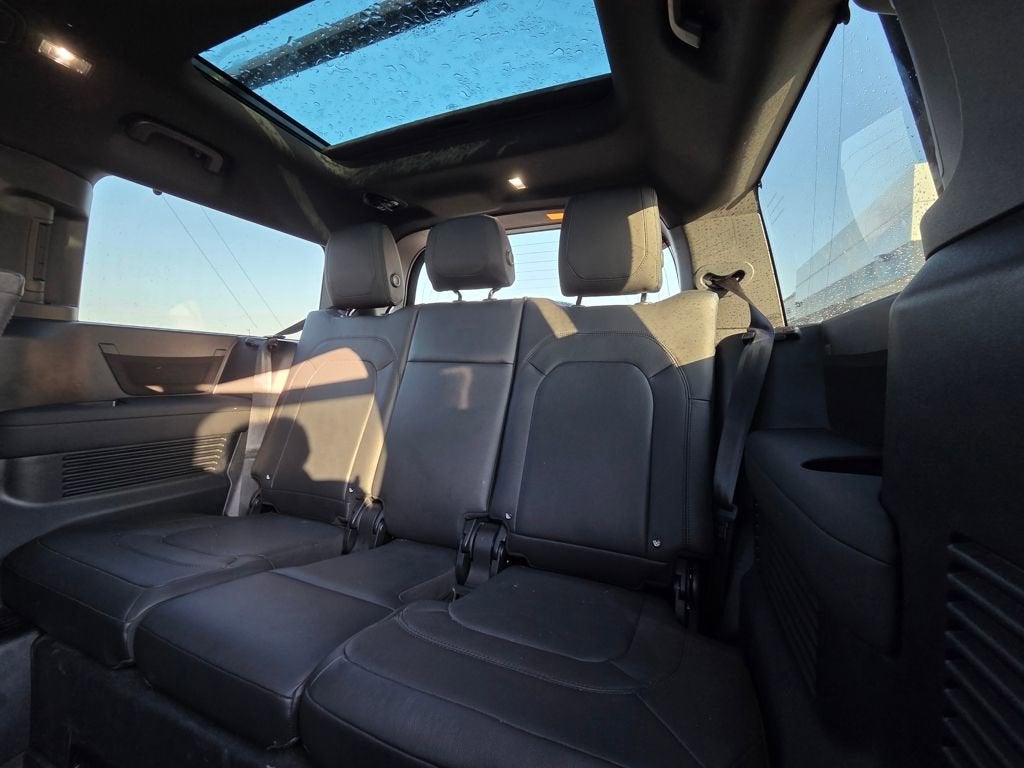 2024 Land Rover Defender X-Dynamic SE