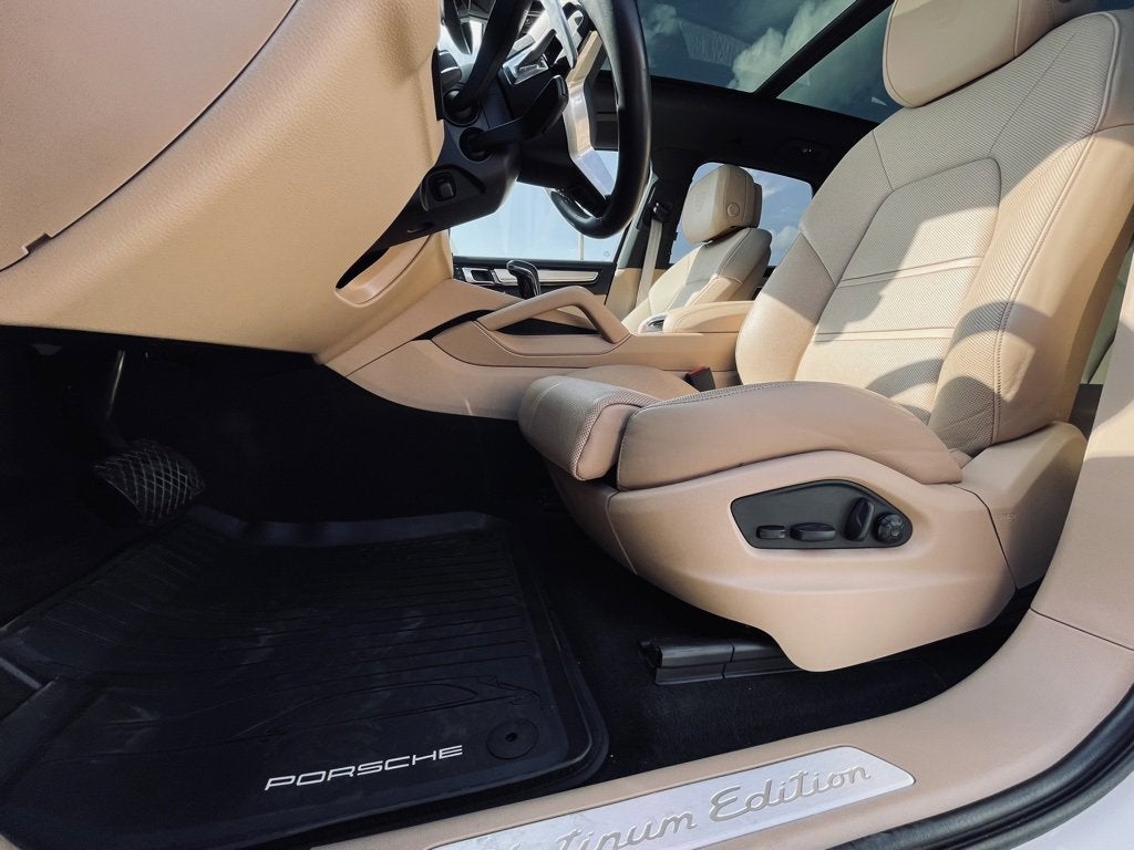 2023 Porsche Cayenne PLATINUM EDITION