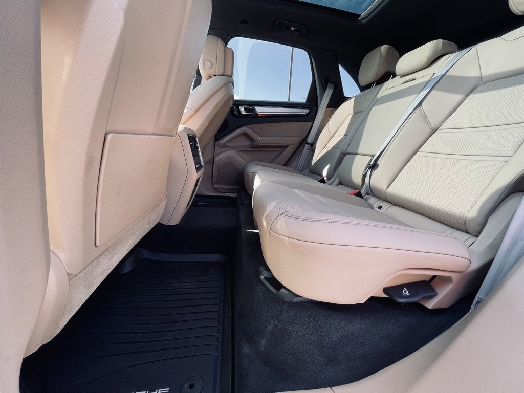 2023 Porsche Cayenne PLATINUM EDITION