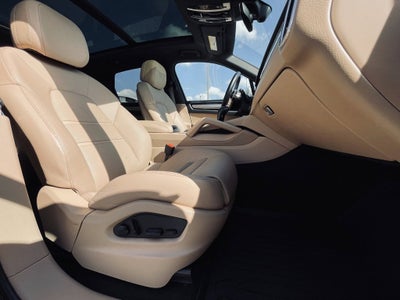 2023 Porsche Cayenne PLATINUM EDITION