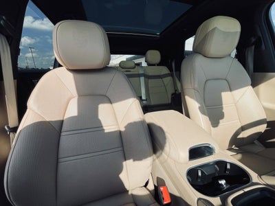 2023 Porsche Cayenne PLATINUM EDITION